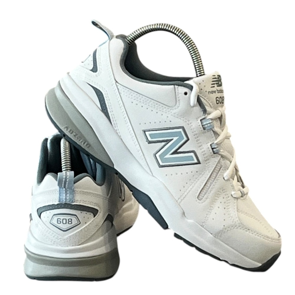 NWOT New Balance 608v5 Sneakers Womens 9 WX608WB5